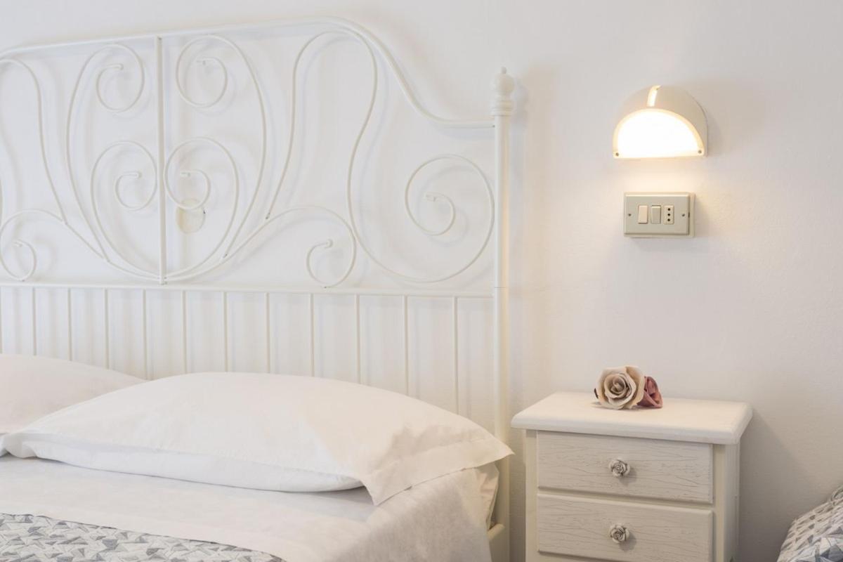 بيلاريا-إيجيا مارينا Room And Breakfast Da Laura المظهر الخارجي الصورة