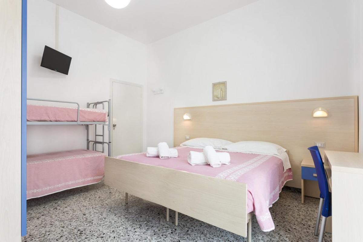 بيلاريا-إيجيا مارينا Room And Breakfast Da Laura المظهر الخارجي الصورة